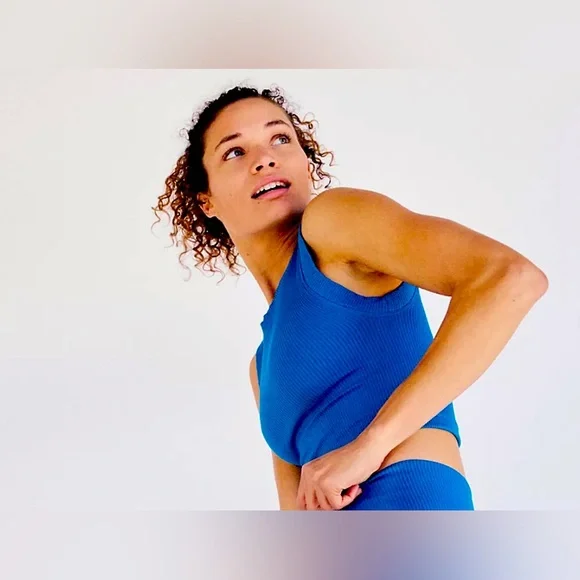 🛑SOLD!🛑 Free People Happiness Runs Muscle Tank & Good Karma Flare Leggings SET - Picture 4 of 16